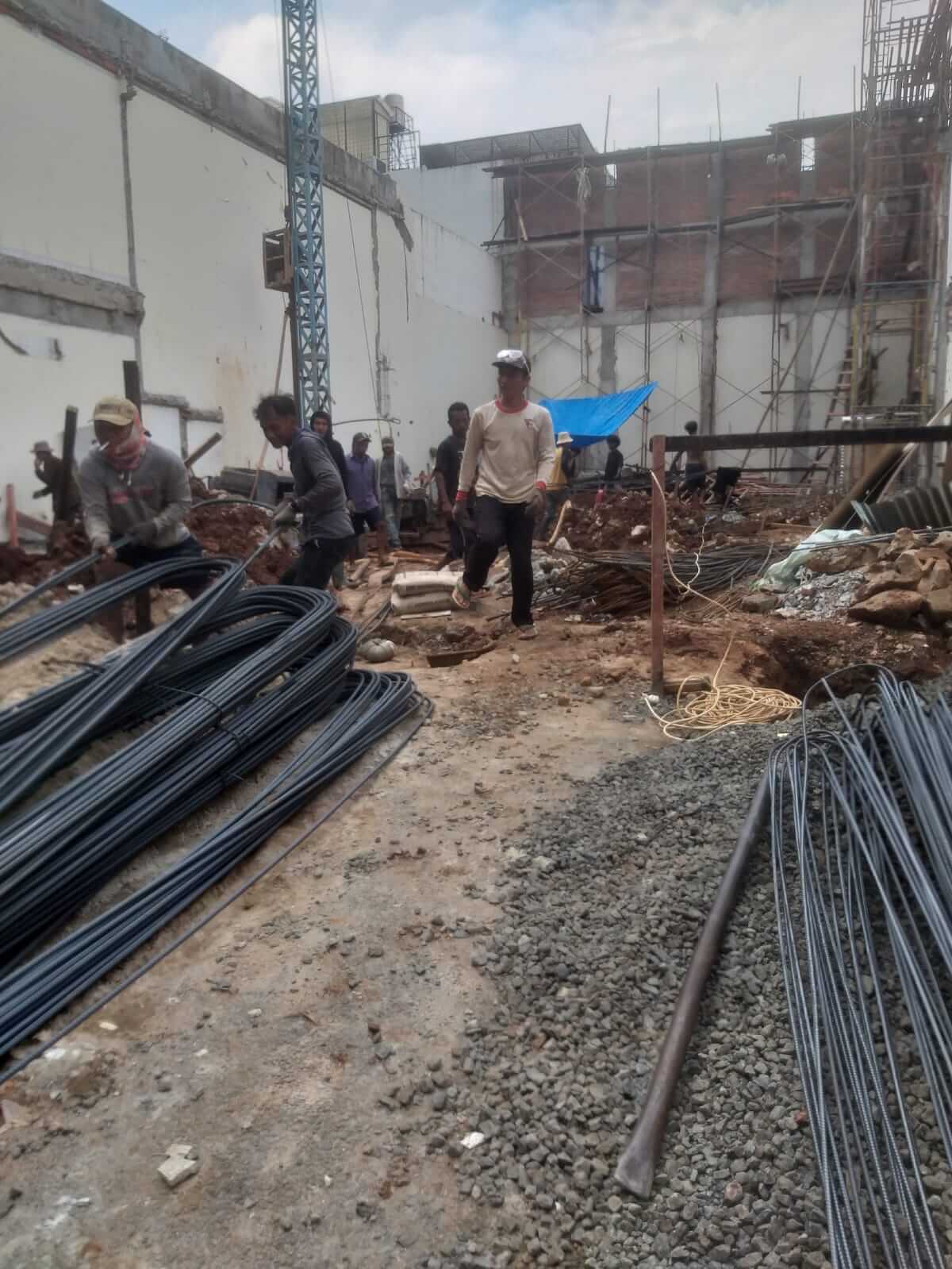 Tim Ahli Pondasi Kami